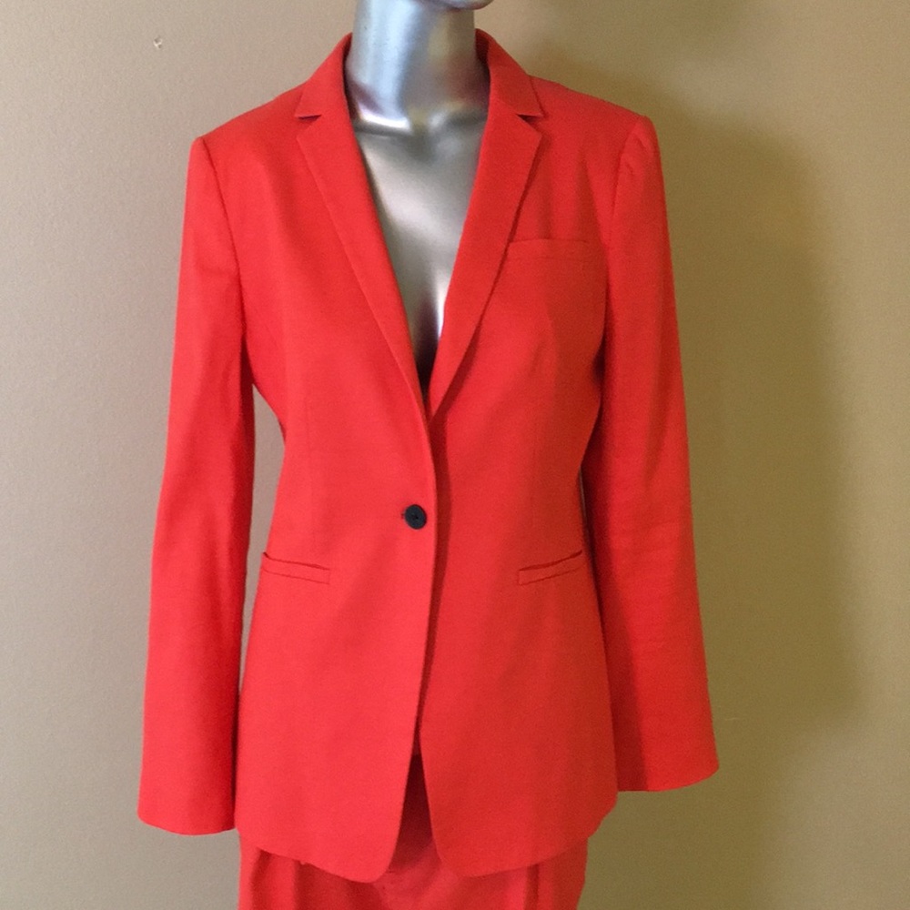 Banana Republic Coral Linen Blazer & Shorts Suit - Picture 3 of 15